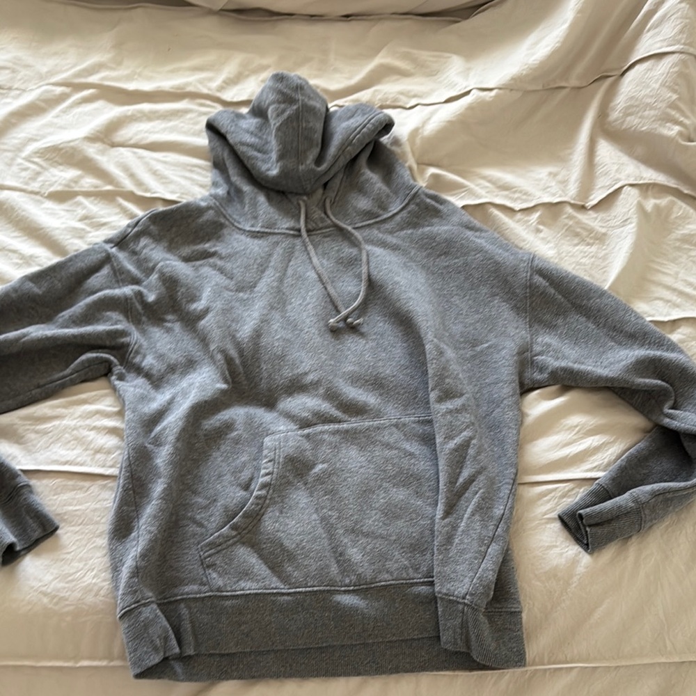 Gray Pullover Hoodie Sweater with Ribbed Cuffs